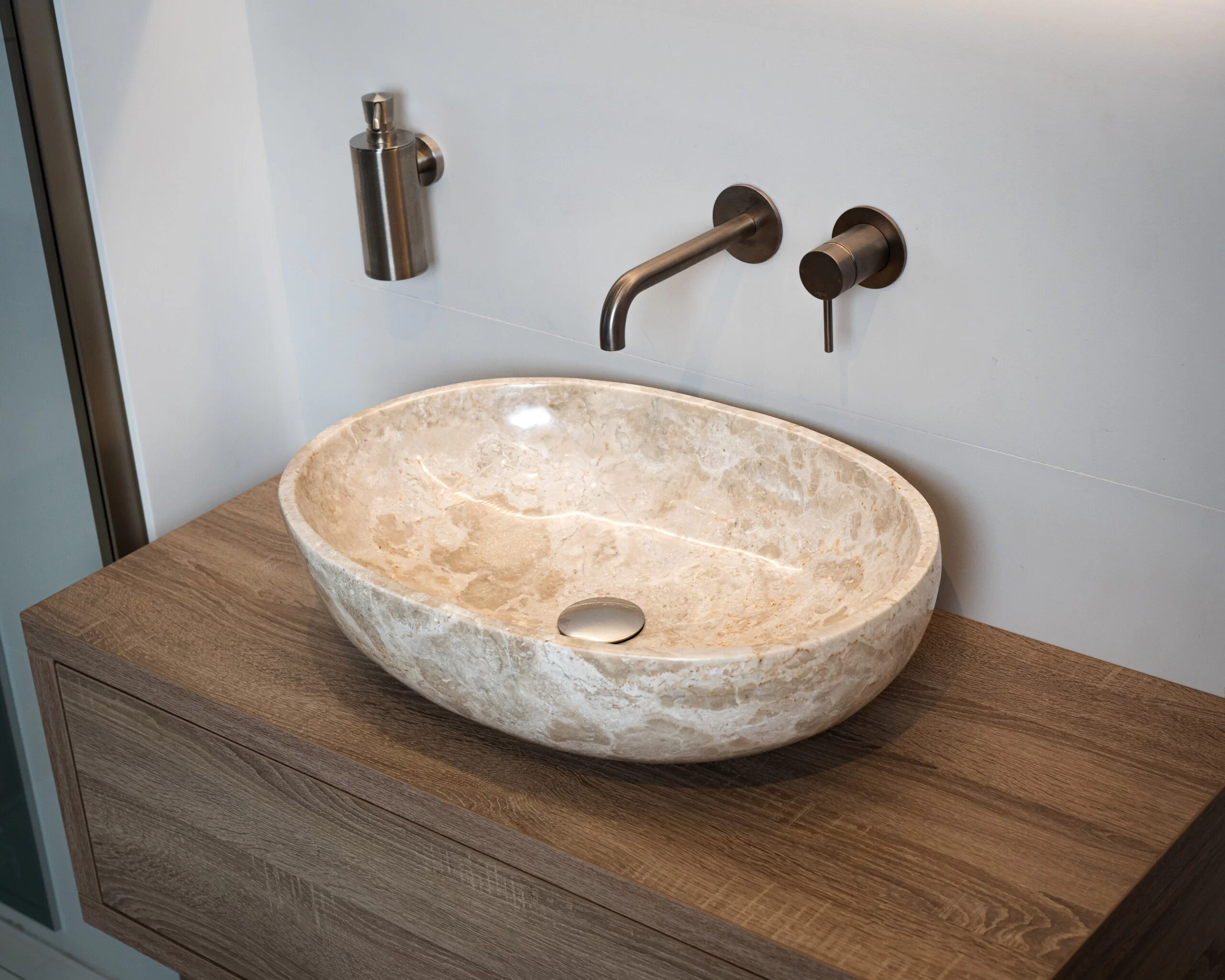 Loutro 15 Elleni Beige Sfeerfoto scaled